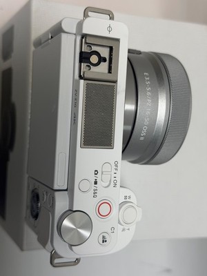 Sony ZV-E10 Mirrorless Camera with 16-50mm f/3.5-5.6 OSS II Lens Kit - White/WQ - Photo 8