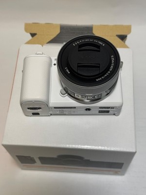 Sony ZV-E10 Mirrorless Camera with 16-50mm f/3.5-5.6 OSS II Lens Kit - White/WQ - Photo 2